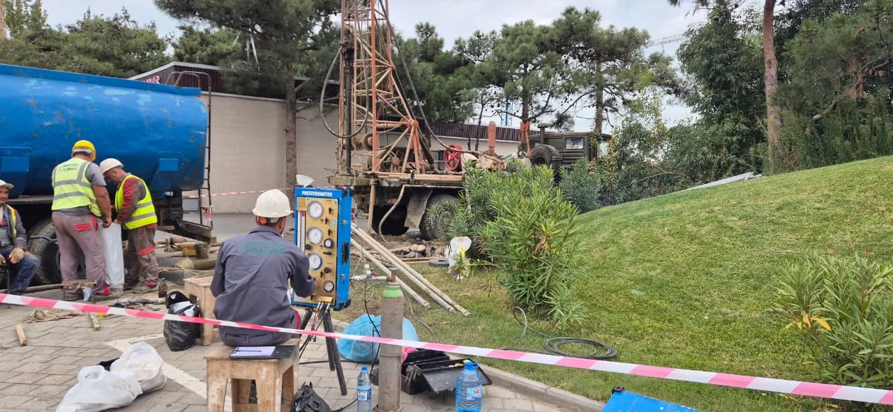 8  noyabr prospektinin Ramiz Quliyev küçəsi ilə kəsişməsində müxtəlif səviyyəli yol ötürücülərin tikintisinin layihələndirilməsi